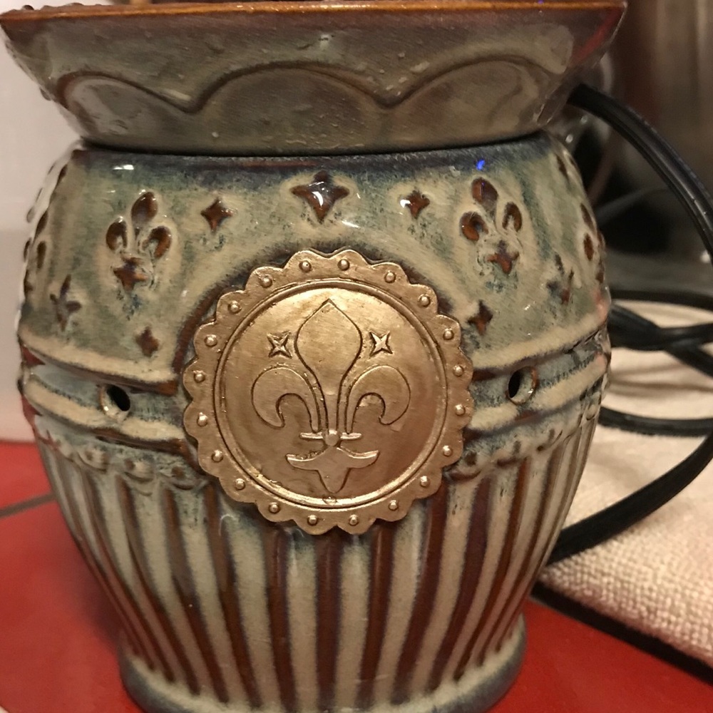 Scentsy warmer